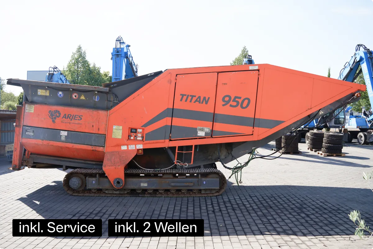 Oranger Arjes Titan 950 DK Zerkleinerer auf Kettenlaufwerk